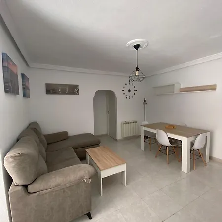 Piso Completo De 3 En El Centro De * Caces